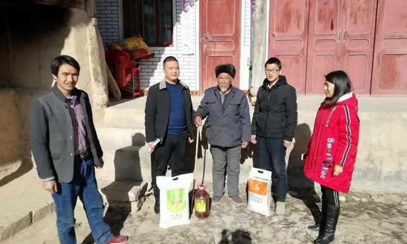 堅持精準幫扶，合力脫貧攻堅——市龍江城鄉(xiāng)發(fā)展集團、隴南太平洋財險公司聯合開展幫扶文縣橋頭鎮(zhèn)安子坡村2019年春節(jié)慰問活動