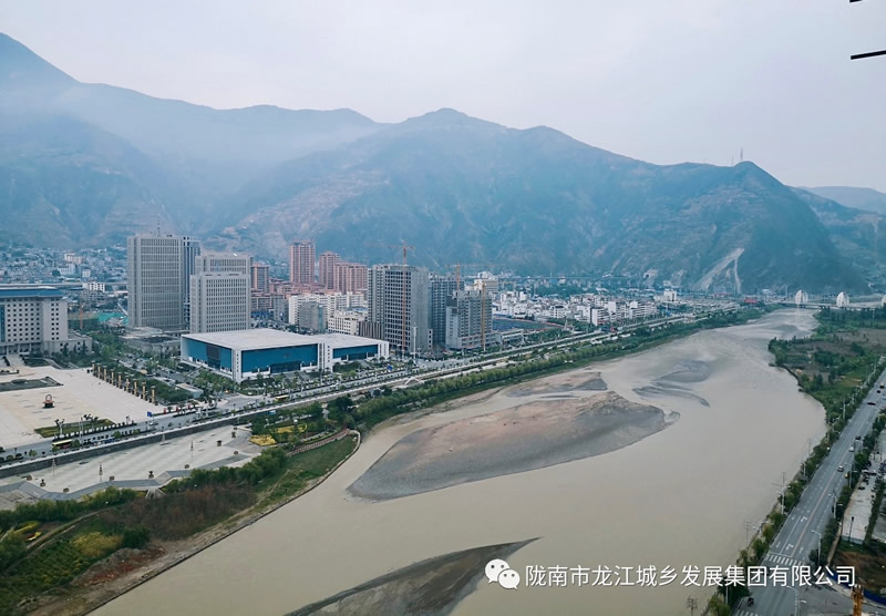 匠心傾注、喜封金頂——龍江?雙子座商住小區(qū)主體順利封頂