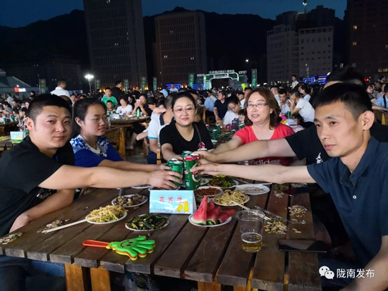好嗨喲！隴南第一屆青島啤酒節(jié)開幕啦，為期8天
