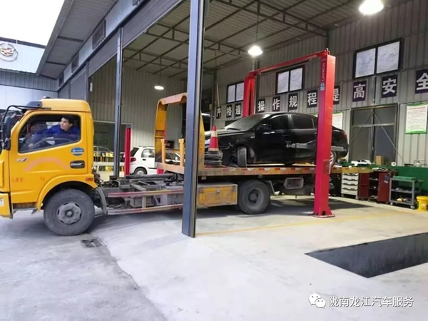 金錘鈑金，銀槍噴漆！龍江汽修值得信賴！