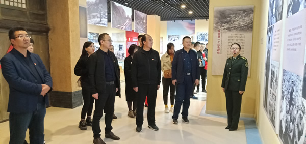 市龍江集團開展“不忘初心、牢記使命”主題黨日活動