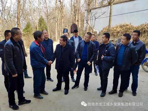市龍江集團在文縣橋頭鎮(zhèn)安子坡村開展“解難題、辦實事、送溫暖”活動
