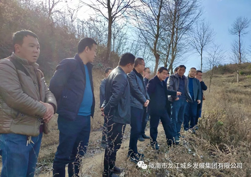 市龍江集團在文縣橋頭鎮(zhèn)安子坡村開展“解難題、辦實事、送溫暖”活動